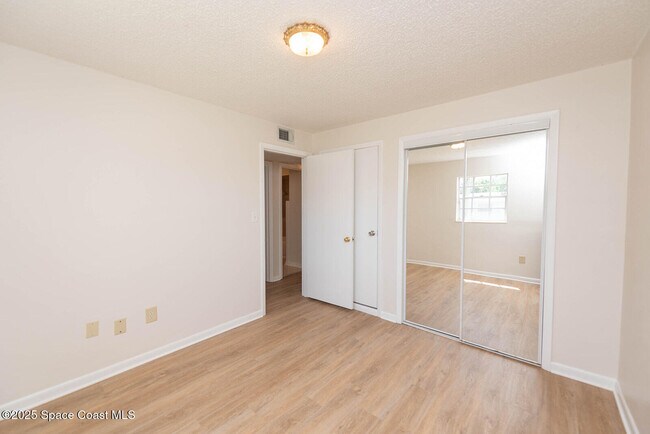 Building Photo - 222 Brian Dr