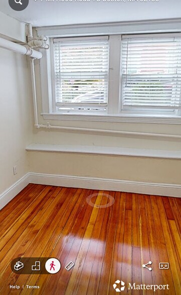 Building Photo - 14 Mount Hood Rd