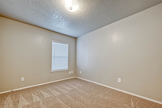 Building Photo - 758 Brushy Glen Dr