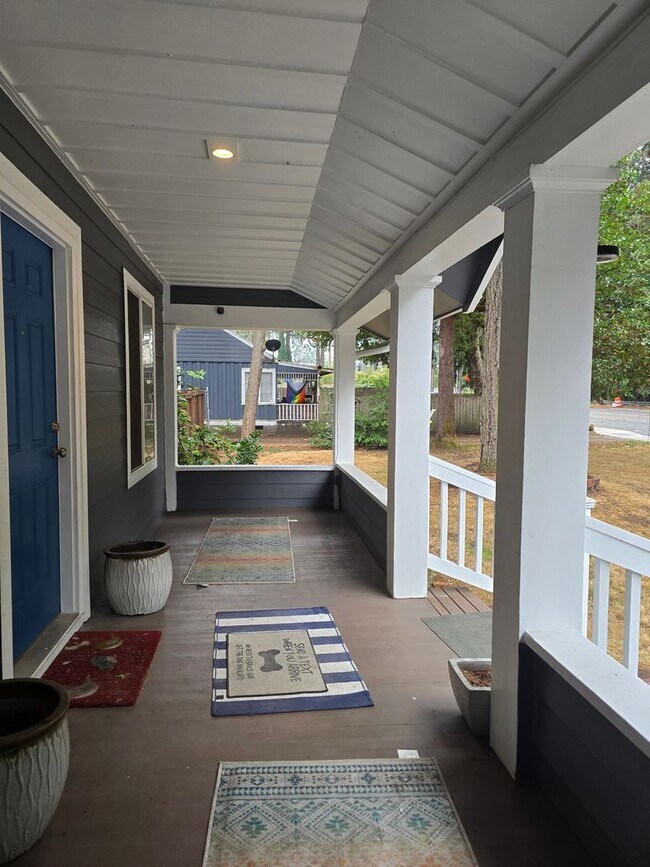 Building Photo - 12911 Gravelly Lake Dr SW