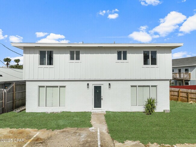 Building Photo - 3908 Ocean View Dr