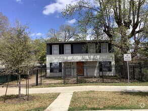 Building Photo - 3121 Cleburne St