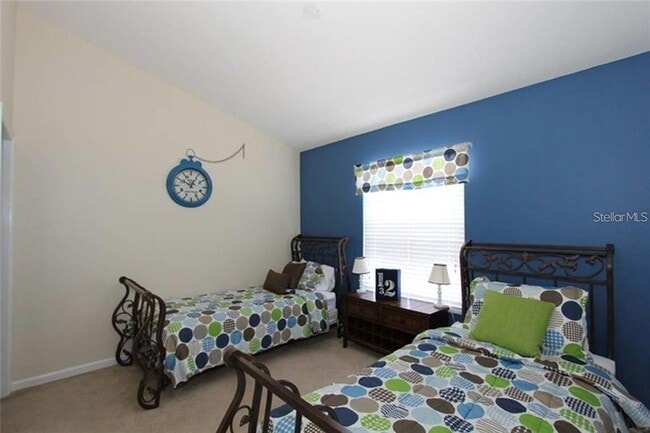 Building Photo - 2411 Silver Palm Dr