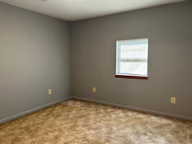 Building Photo - 34743 Betka Rd