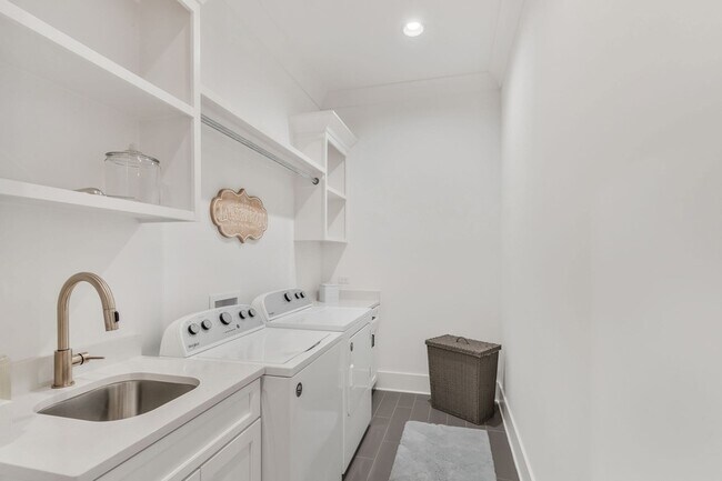 Building Photo - 59 Brookwood Terrace