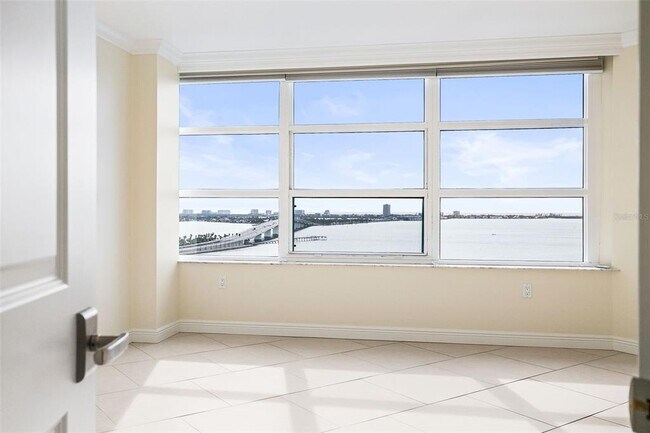 Building Photo - 988 Blvd of the Arts