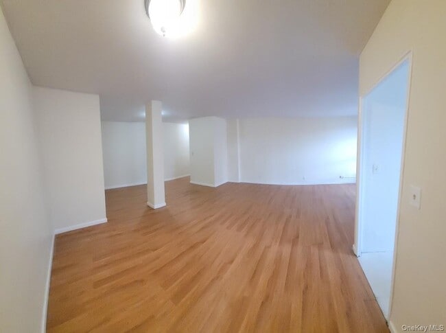 Building Photo - 98-20 62nd Dr