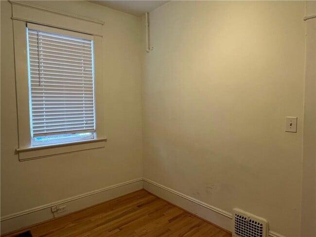 Building Photo - 1168 Orme Cir NE