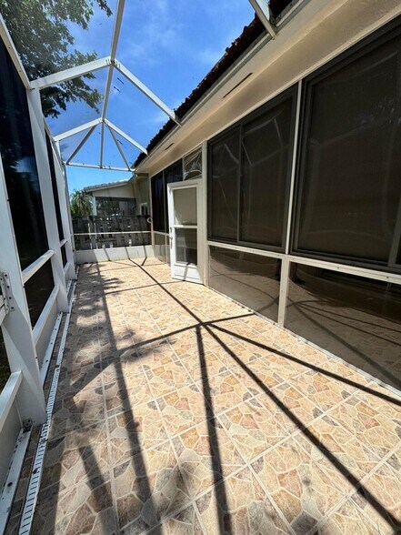 Building Photo - 10895 Fillmore Dr