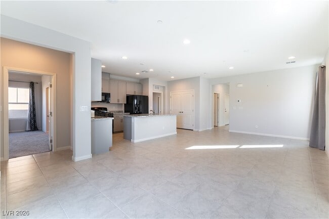 Building Photo - 747 N Water St