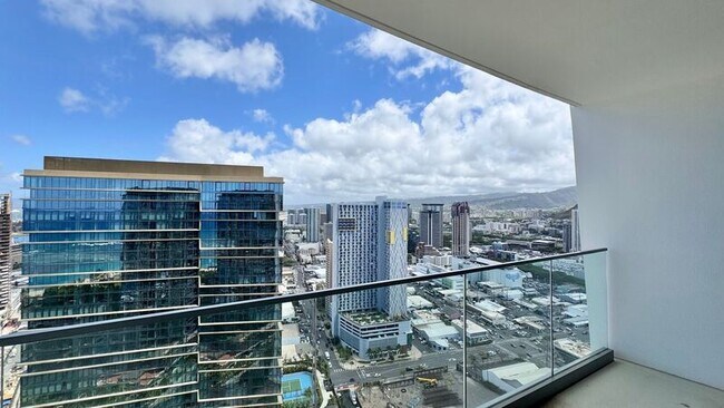 Building Photo - 1000 Auahi St