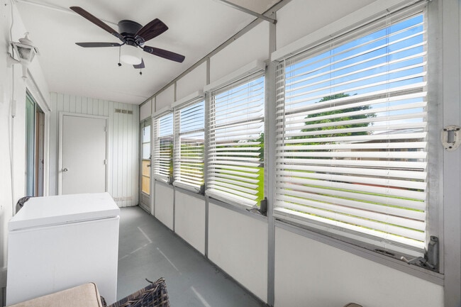 Building Photo - 410 NE 17th Ave