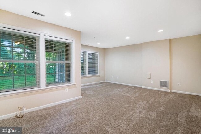Building Photo - 9662 Potters Hill Cir