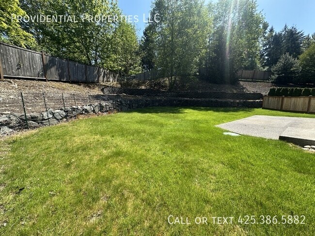 Building Photo - 9720-9186 186 St E