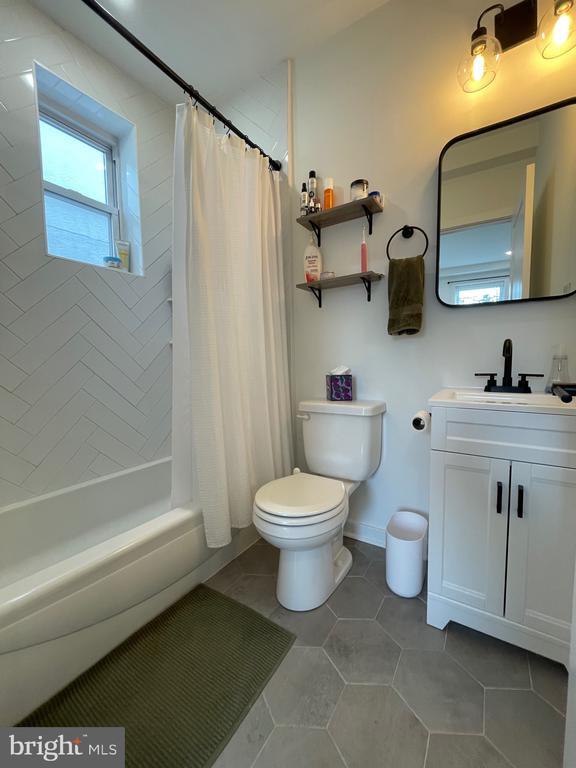 Building Photo - 630 S 19th St