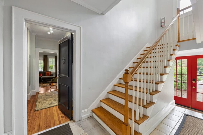 Building Photo - 800 Magnolia Ave