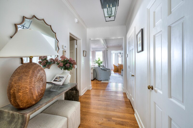 Building Photo - 13 Swan Lake Dr