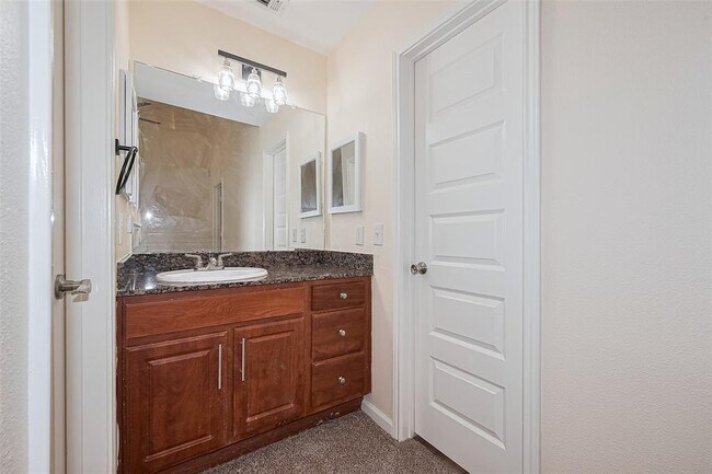 Building Photo - 11710 Southlake Dr
