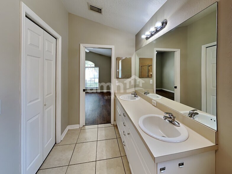 Building Photo - 1403 Orange Moss Ct