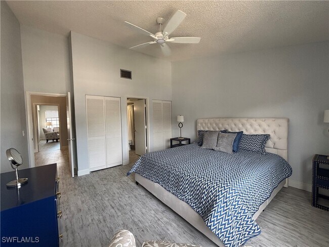 Building Photo - 800 Meadowland Dr