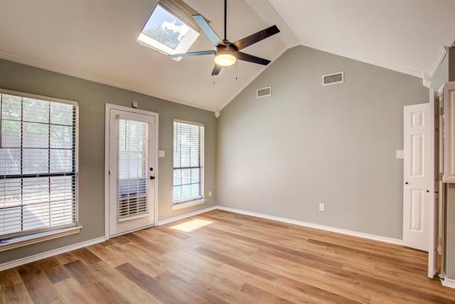 Building Photo - 3914 Meadow Dr
