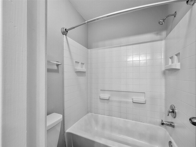Building Photo - 10311 Urban Oak Trl