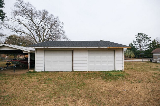 Building Photo - 2107 W Cambridge Dr