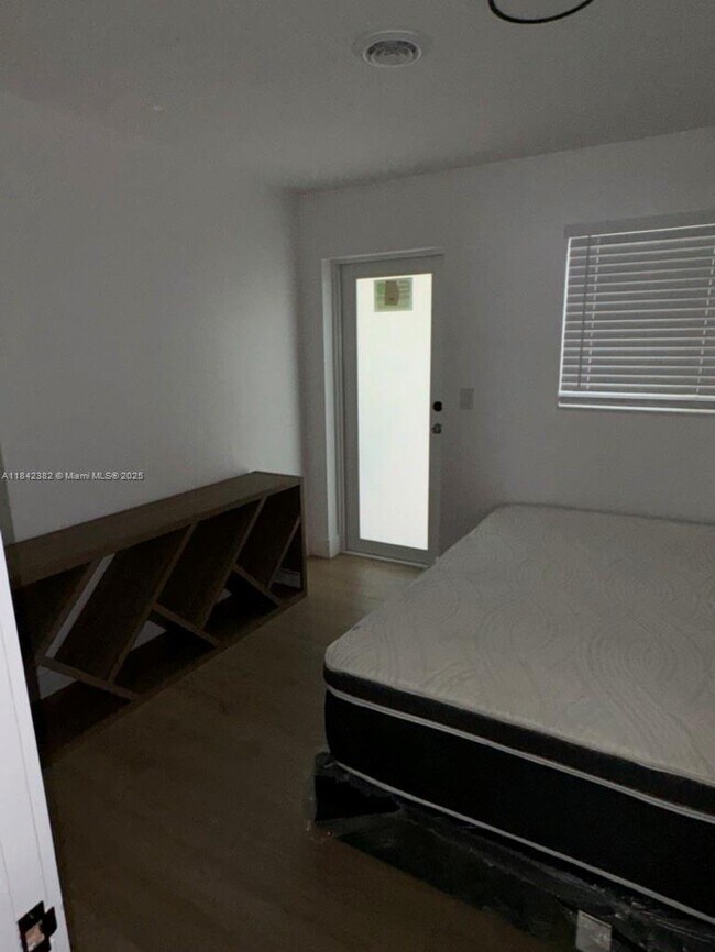 Building Photo - 3970 SW 58th St
