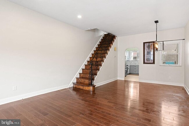 Primary Photo - 2725 E Indiana Ave