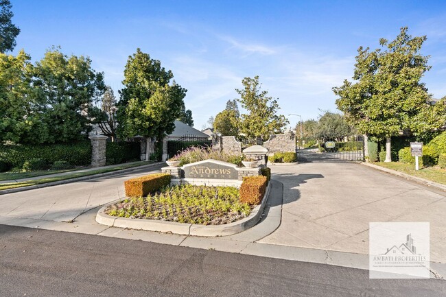 Building Photo - Spacious Four Bedroom Home in Clovis North...