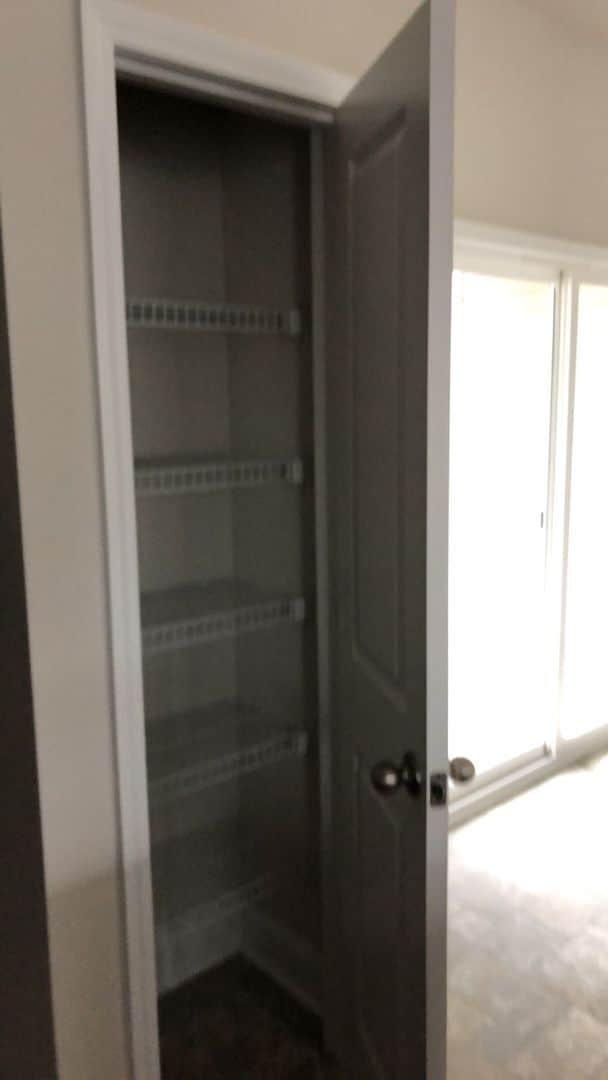 Building Photo - 3BR  2.5BA TOWNHOME