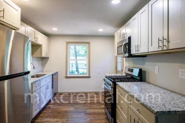 Building Photo - 7915 W 59th Terrace