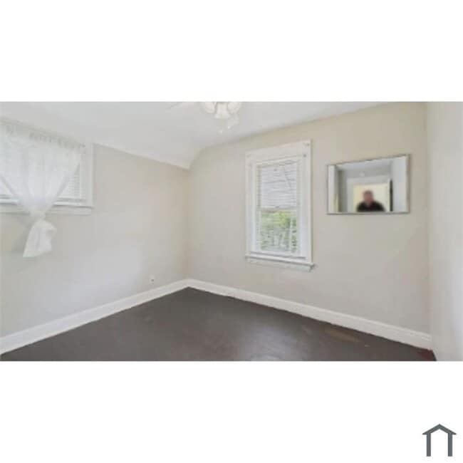 Building Photo - 14501 Jenne Ave