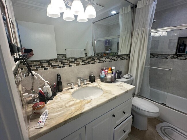 Building Photo - 3801 Inlet Cir