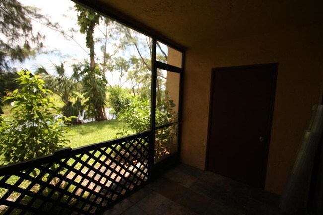 Building Photo - 1303 Lakeview Dr E