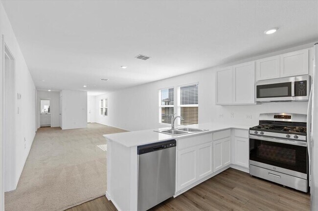 Building Photo - 210 Chapel Beck Dr