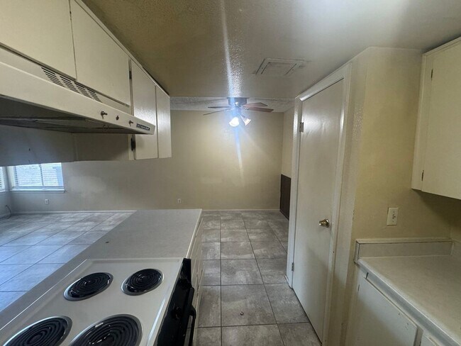 Building Photo - 1497 Dorothy Ave