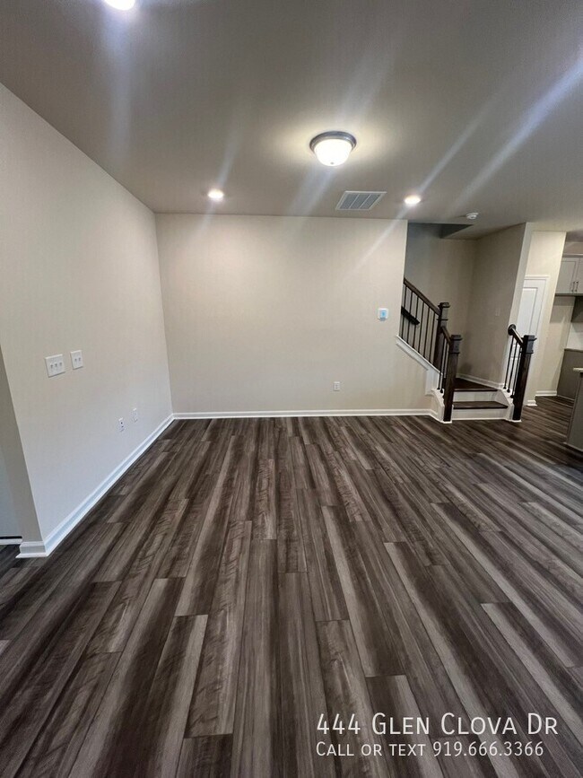Building Photo - 444 Glen Clova Dr