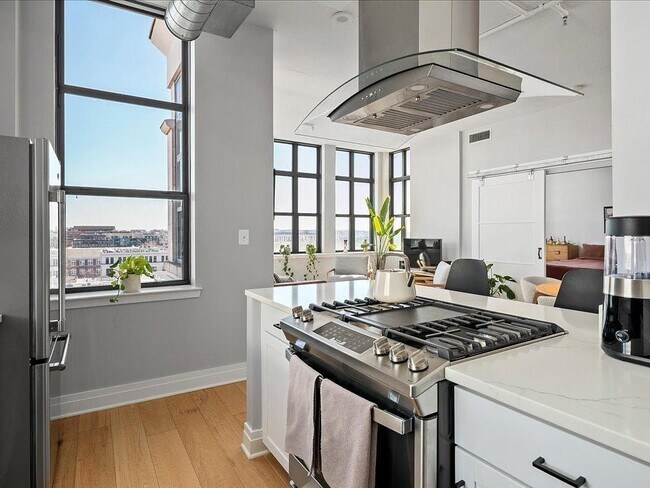 Building Photo - 2020 12th St NW