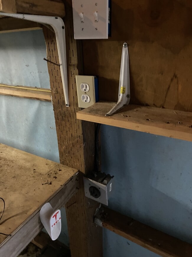 Building Photo - 348 Cockle St SW