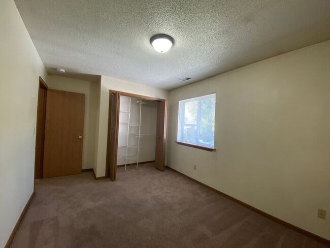 Building Photo - $995 | 2 Bedroom, 1 Bathroom Apartment | Pet Friendly* | Available for August 1st, 2026 Move In!