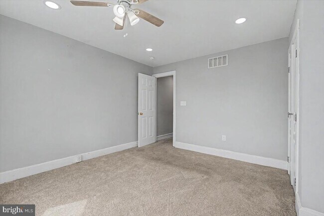 Building Photo - 203 N Dupont St