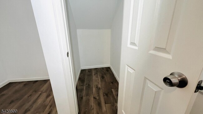 Building Photo - 473 Grove St