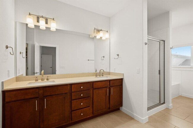 Building Photo - 8904 Parker Ranch Cir