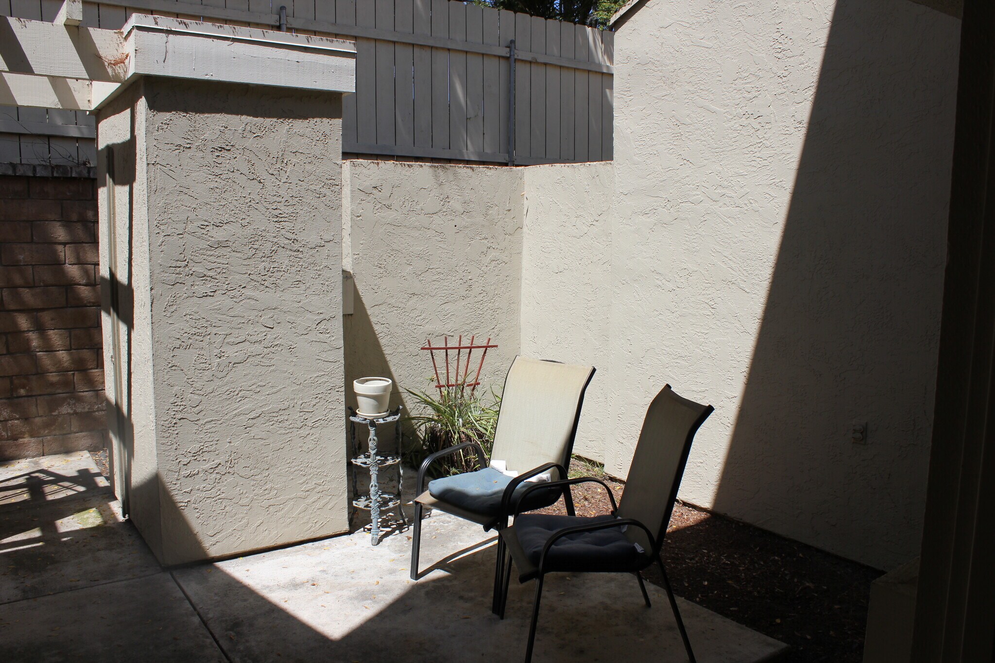 Building Photo - 3882 Radcliffe Ln