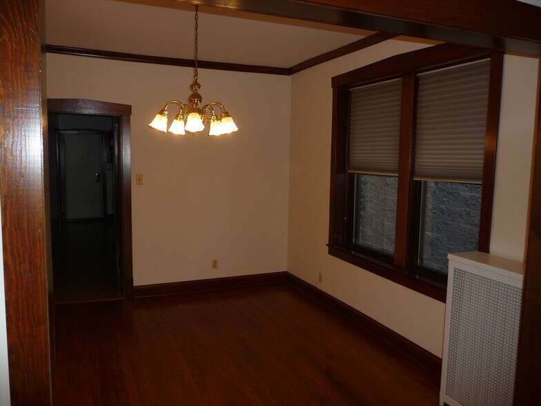 Dining Room - 2318 W Diversey Ave