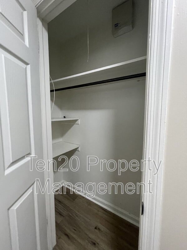 Building Photo - 2005 Landau Dr