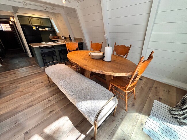 Building Photo - Tahoe Donner Ski Lease | Available Jan 2 - April 30 |$3200/mo.