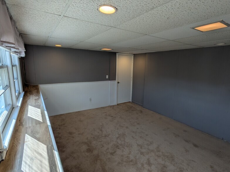 Building Photo - 28 Halsey St