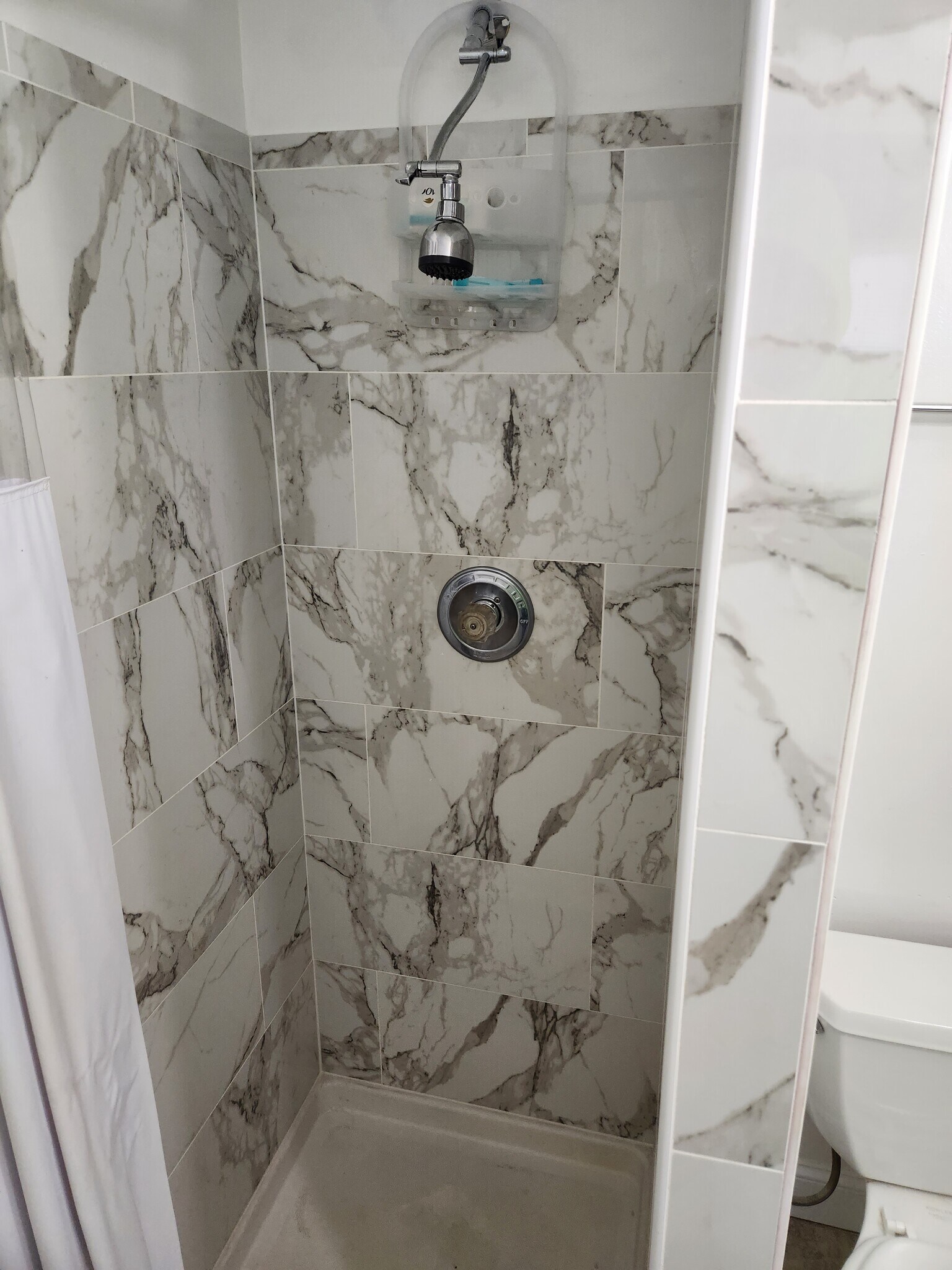 Building Photo - 185 Thames St